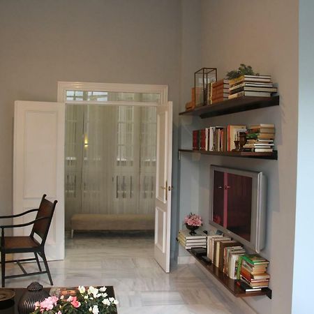 Luxurious 2 Bedroom Flat In A Historic Building Seville Exterior photo