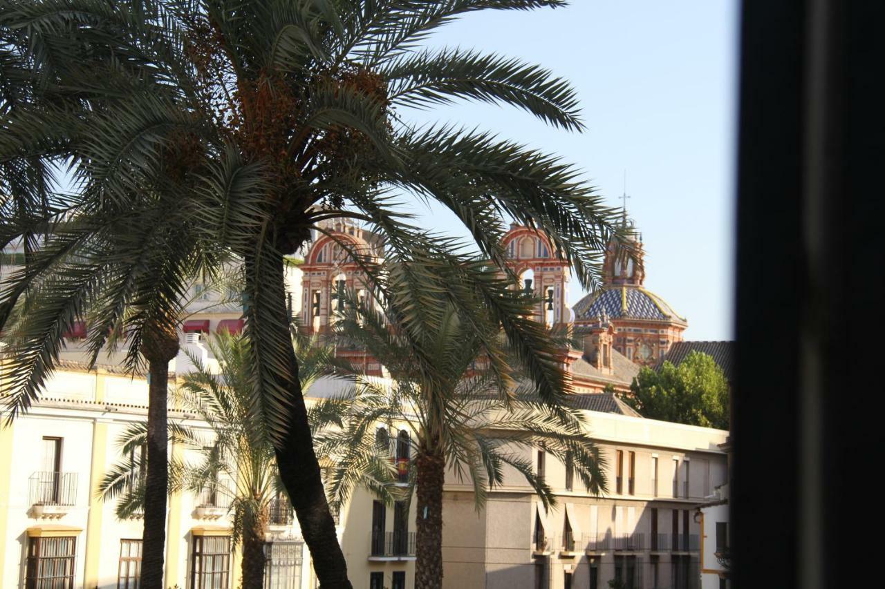 Luxurious 2 Bedroom Flat In A Historic Building Seville Exterior photo