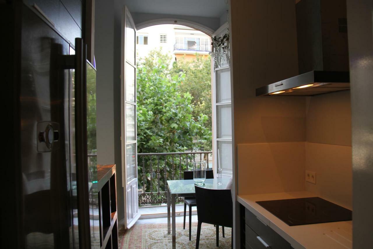 Luxurious 2 Bedroom Flat In A Historic Building Seville Exterior photo