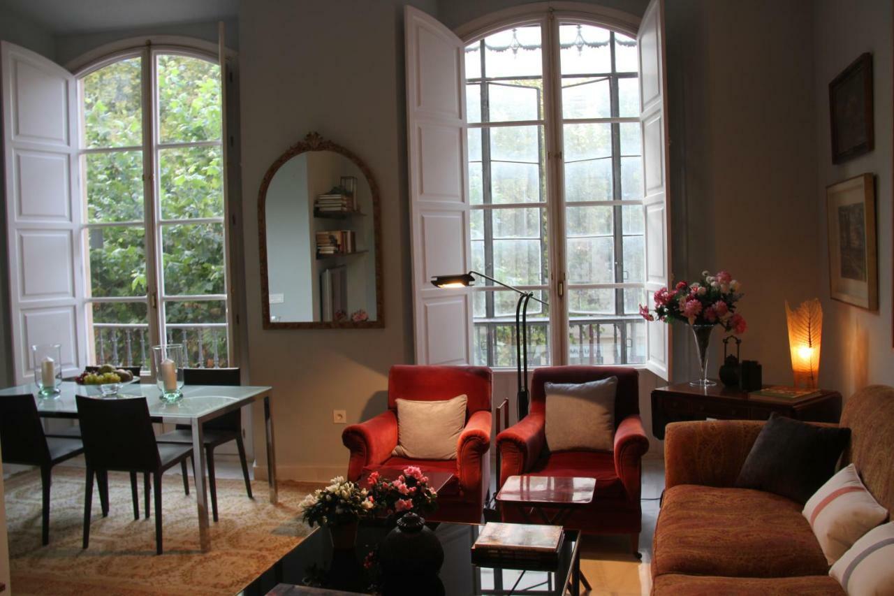 Luxurious 2 Bedroom Flat In A Historic Building Seville Exterior photo