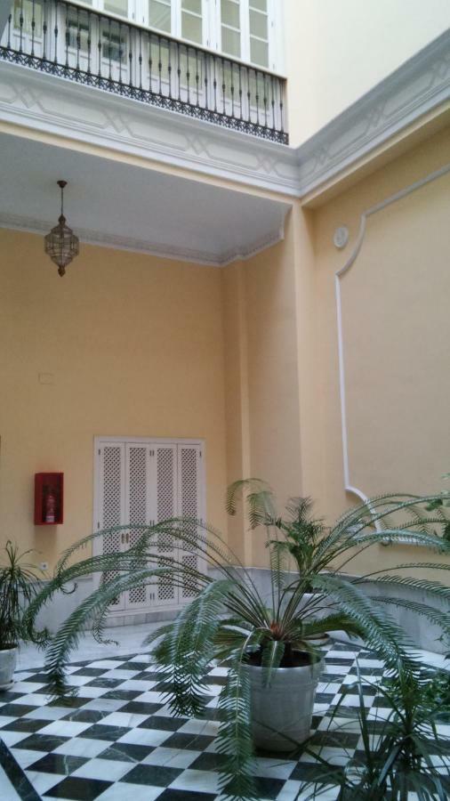 Luxurious 2 Bedroom Flat In A Historic Building Seville Exterior photo