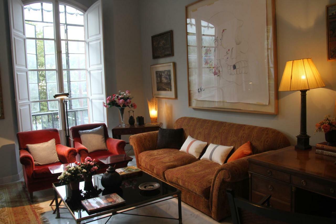 Luxurious 2 Bedroom Flat In A Historic Building Seville Exterior photo