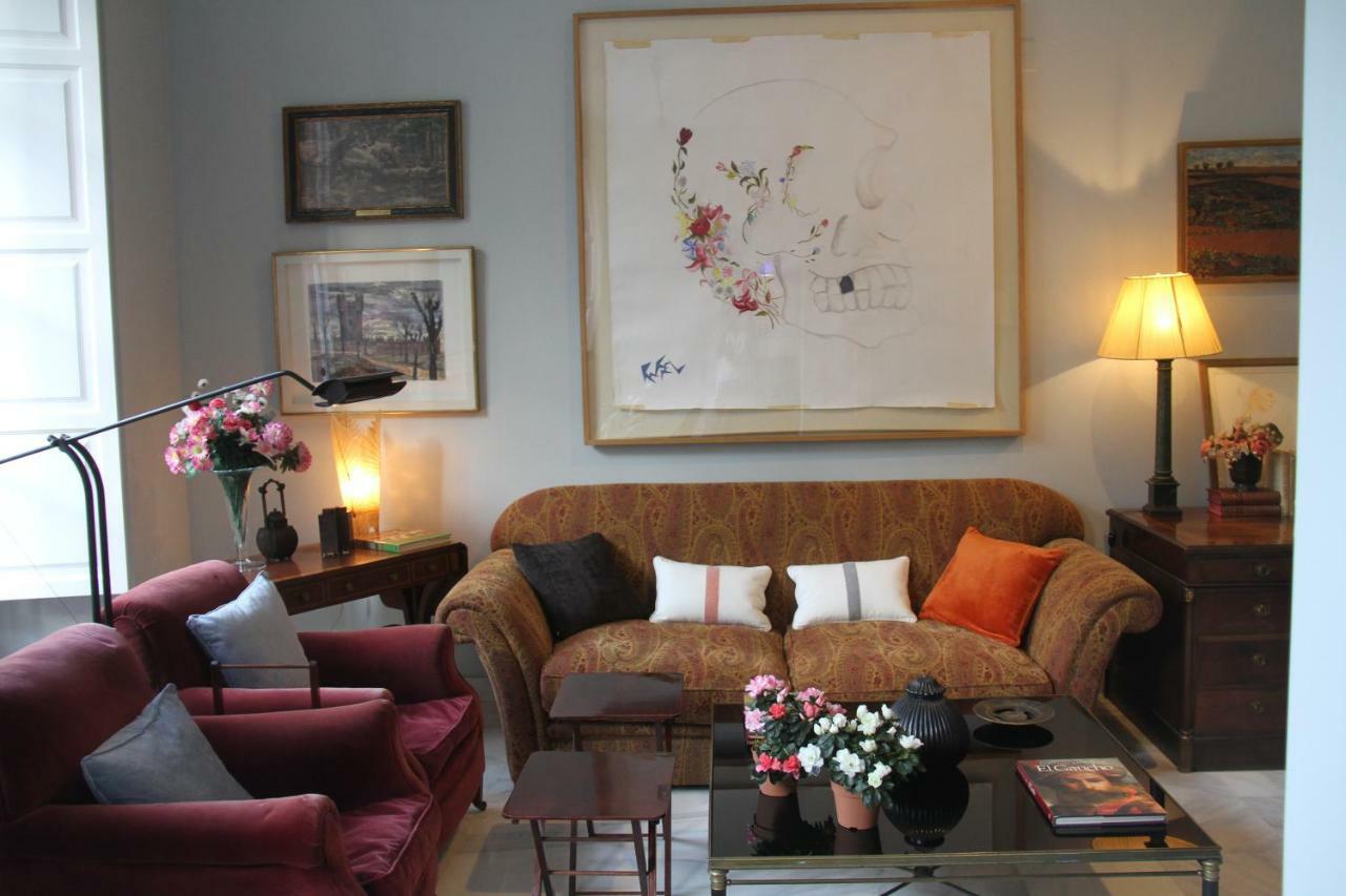 Luxurious 2 Bedroom Flat In A Historic Building Seville Exterior photo