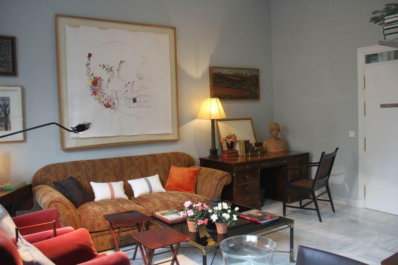 Luxurious 2 Bedroom Flat In A Historic Building Seville Exterior photo