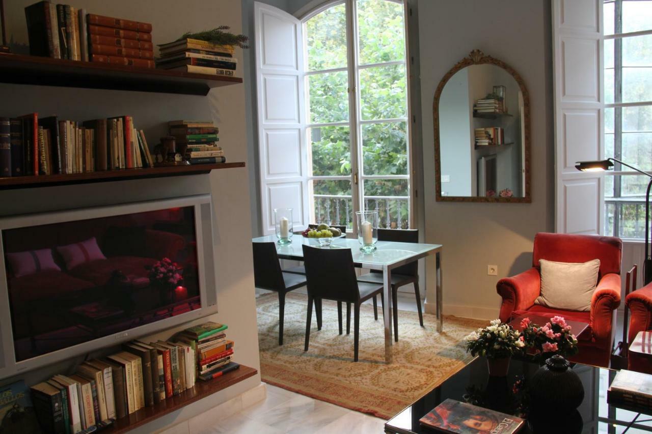 Luxurious 2 Bedroom Flat In A Historic Building Seville Exterior photo
