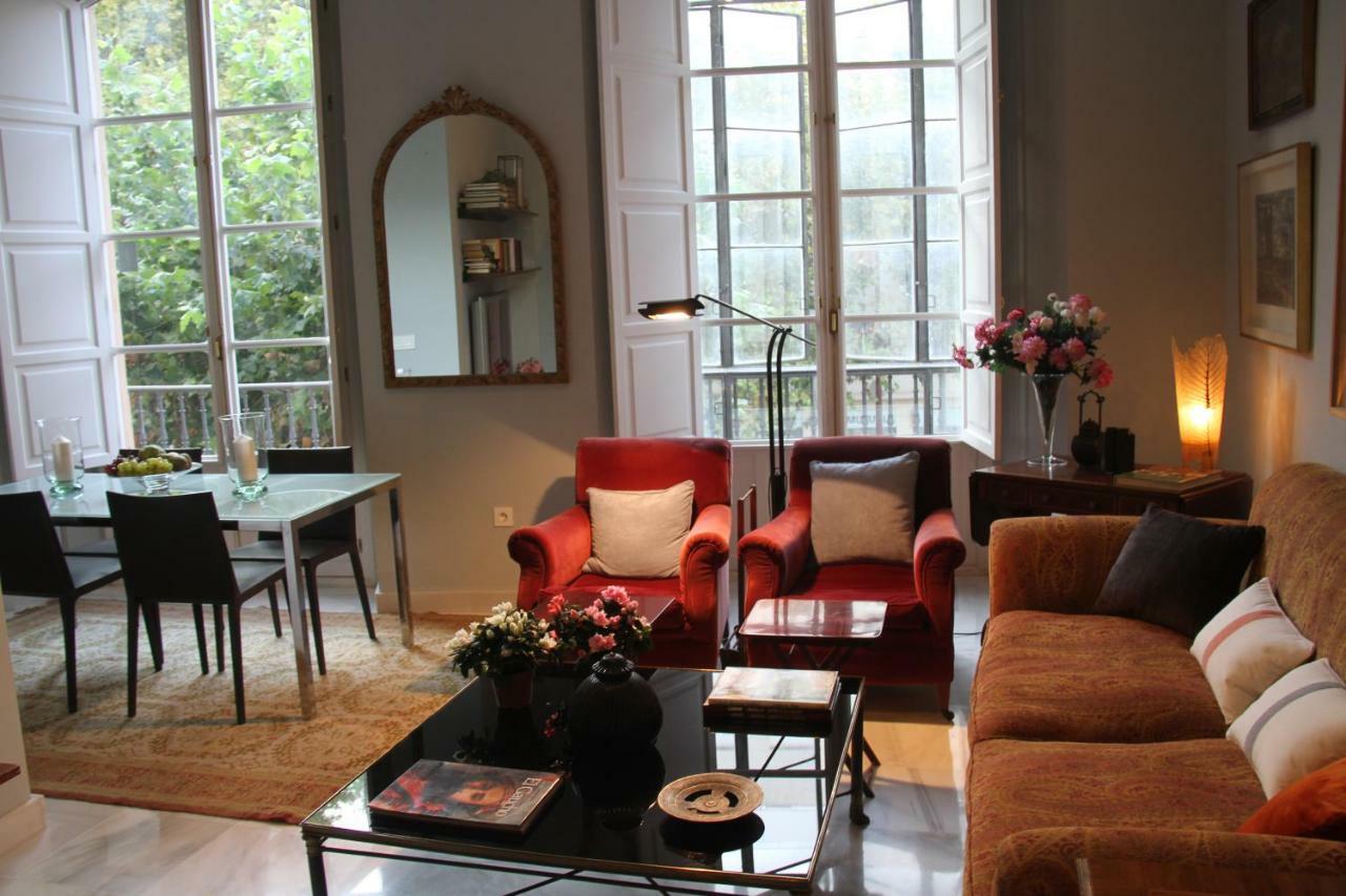 Luxurious 2 Bedroom Flat In A Historic Building Seville Exterior photo