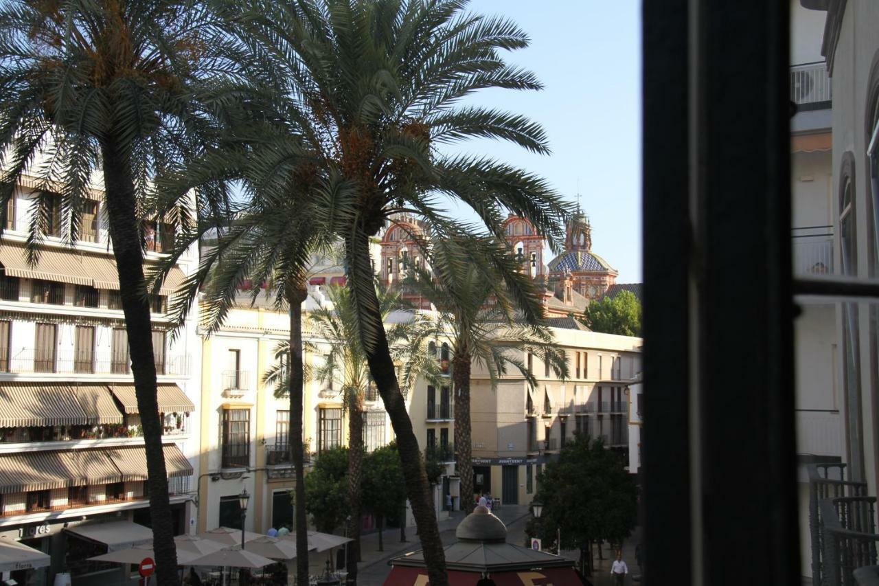 Luxurious 2 Bedroom Flat In A Historic Building Seville Exterior photo