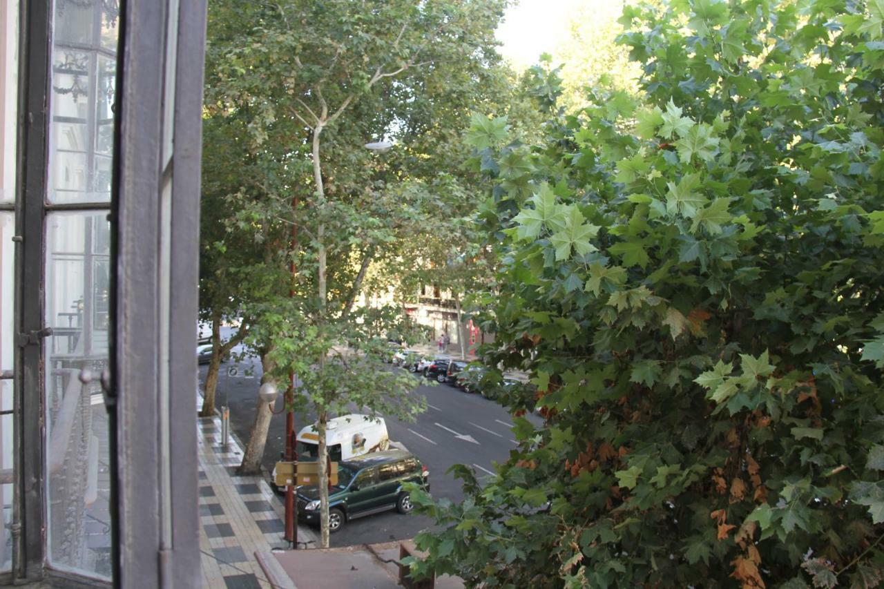 Luxurious 2 Bedroom Flat In A Historic Building Seville Exterior photo